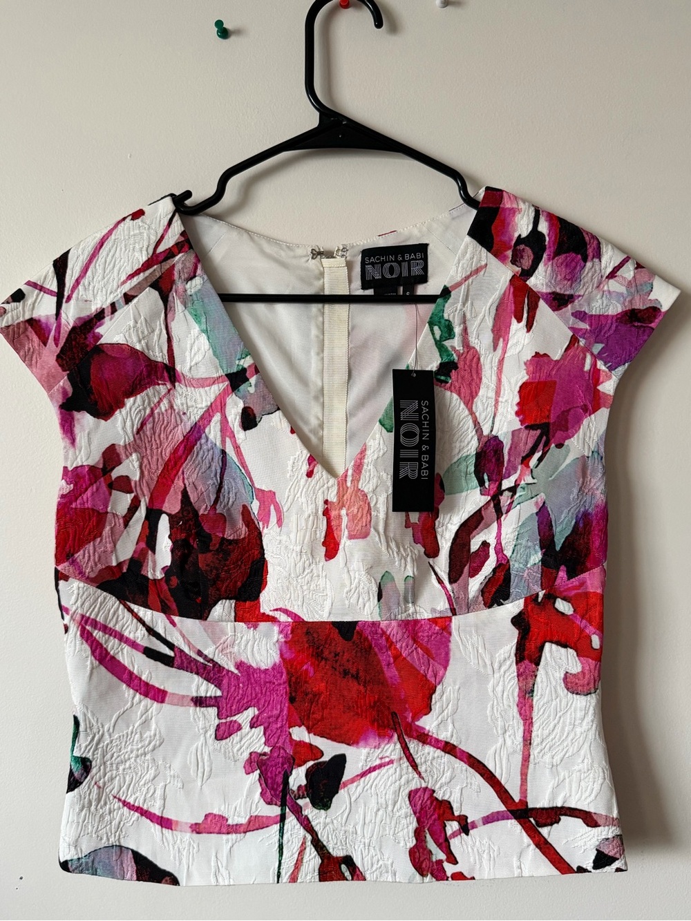 Sachin + Babi White Floral V-Neck Cap-Sleeve Top with Pink and Red Print - Picture 2 of 7